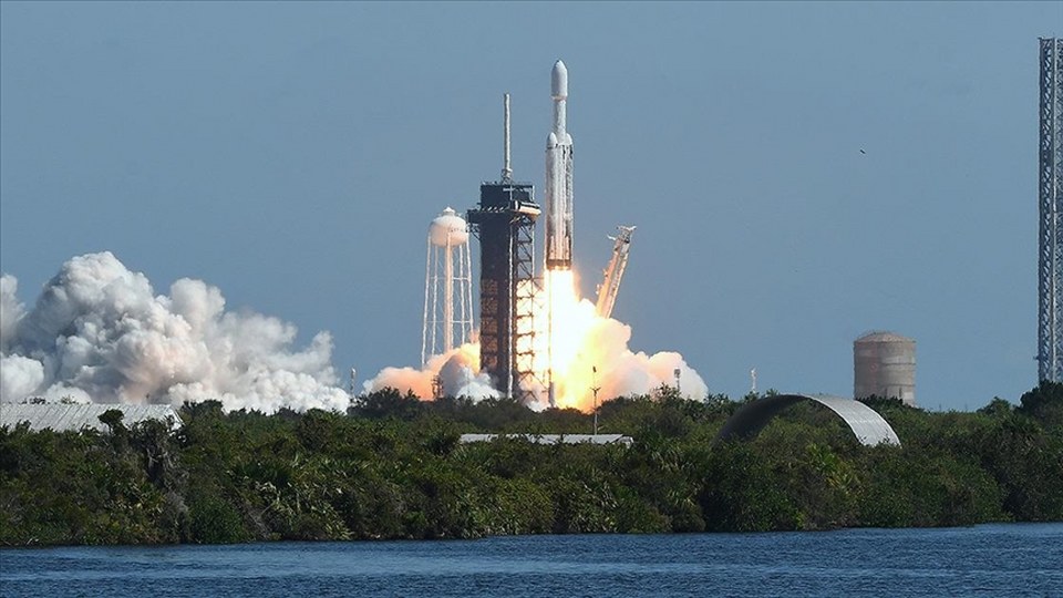 İsrail, Elon Musk’ın SpaceX şirketi aracılığıyla “Dror 1” iletişim uydusunu uzaya fırlattı