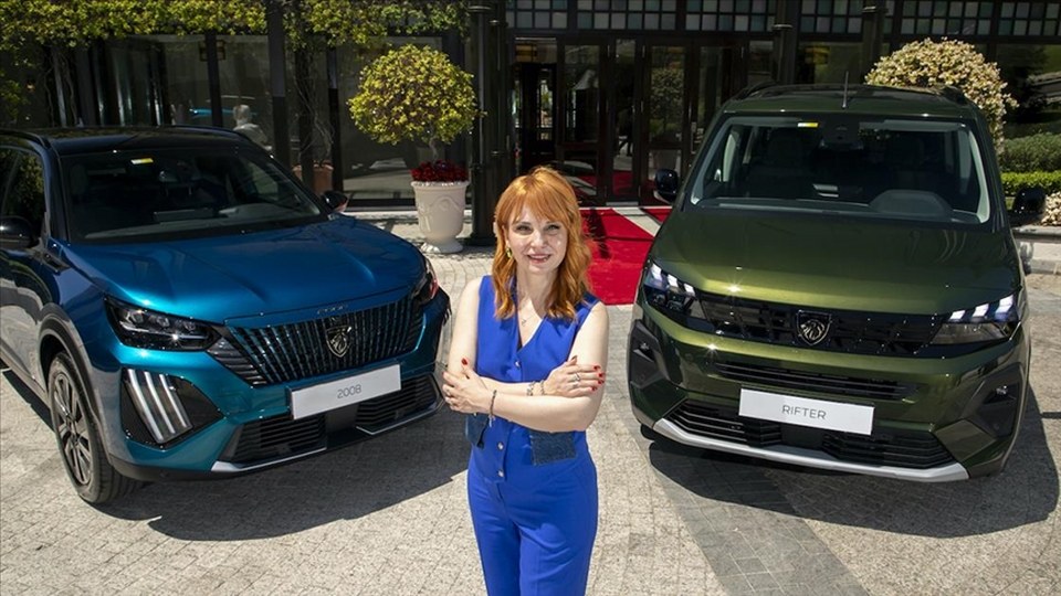 Yeni 3008 Plug-in Hybrid Eylülde Yollarda