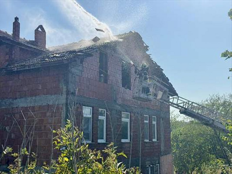 Bartın’da çıkan anız yangını ağaçlık alana sıçradı