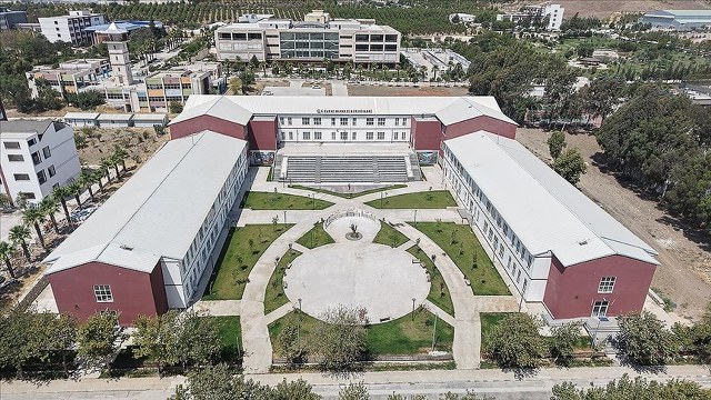 Depremden etkilenen Hatay Mustafa Kemal Üniversitesi yüz yüze eğitime hazırlanıyor