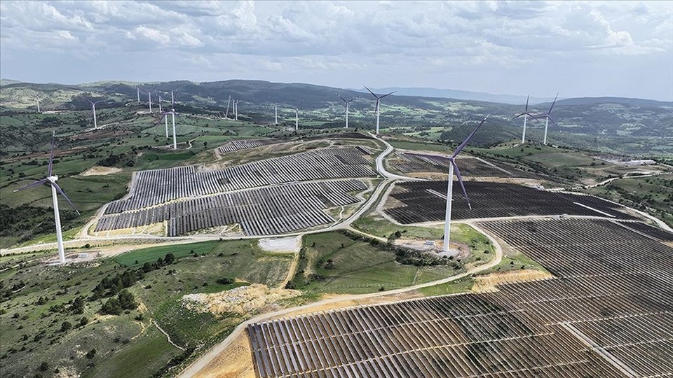 Türkiye’nin elektrik kurulu gücü 120 bin megavatı aştı