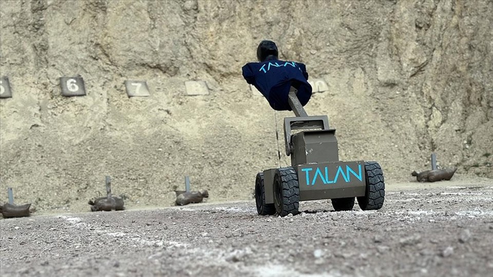 Keskin nişancıların robot hedefi “akıllandı”