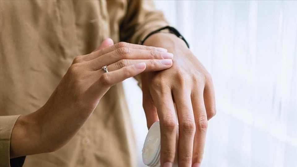 İnternette “mucize” adıyla satılan ürünler cilt sorunlarına neden olabiliyor