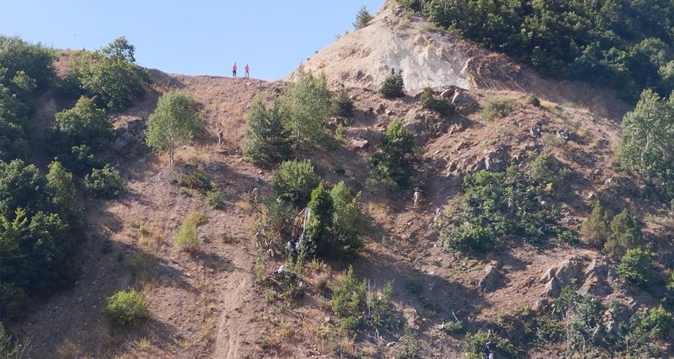 Tarım işçilerini taşıyan minibüs uçuruma yuvarlandı: 4 ölü, 18 yaralı var