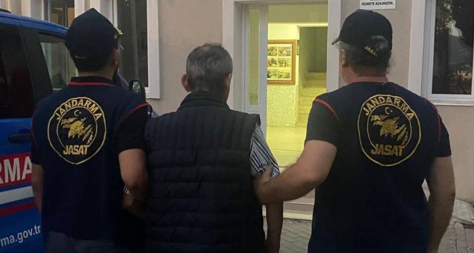 İzmir’de hayvan katliamı: Zehirli etleri çocuklara dağıttırmış