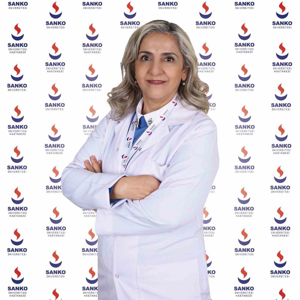 Cilt lekeleri en sık güneş hasarına bağlı nedenlerle görülür