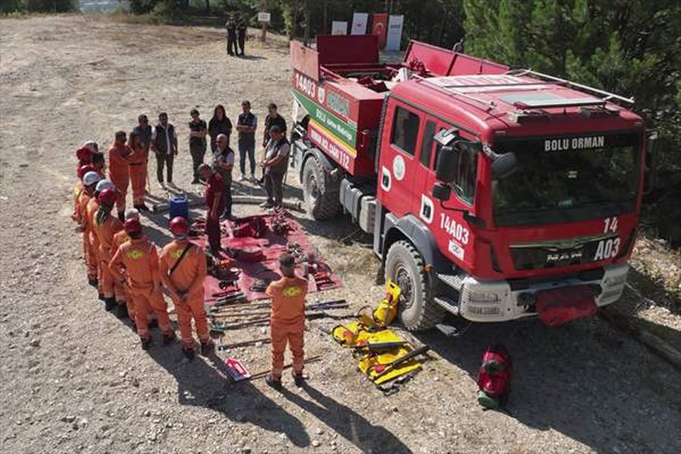 Bolu’da akredite derneklere orman yangınıyla mücadele eğitimi verildi