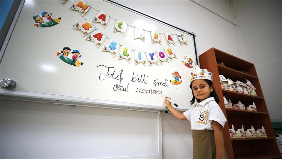 Türkiye genelindeki yaklaşık 18 milyon öğrenci dersbaşı yaptı