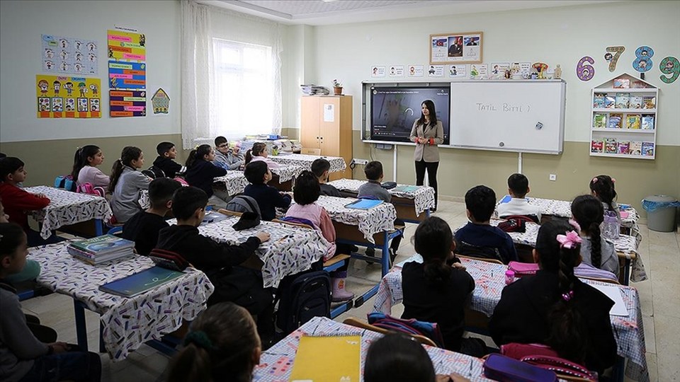 Yeni eğitim öğretim yılının ilk ders zili çalacak