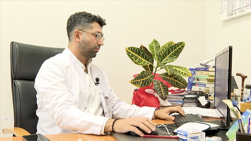 Alzheimer hastaları için “akıllı takip cihazı” desteği 6 ilde başladı