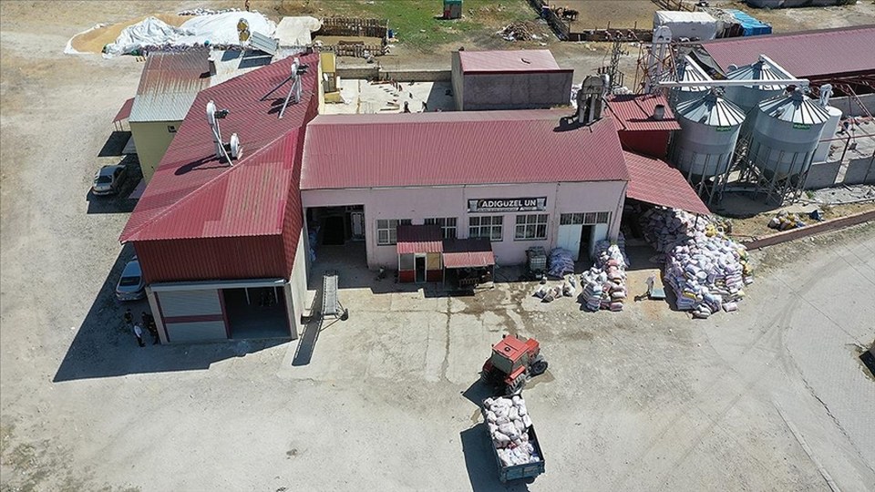 Devlet desteğiyle un değirmenini büyütüp fabrikaya dönüştüren girişimci yöre halkına hizmet veriyor