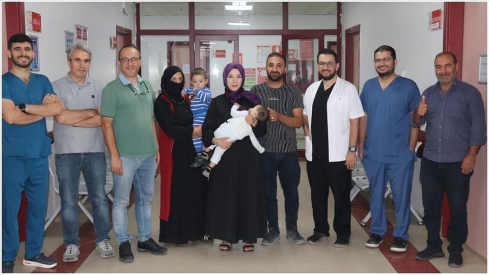 Diyarbakır’da iki bebek biyonik kulak ameliyatıyla ilk kez duymaya başladı
