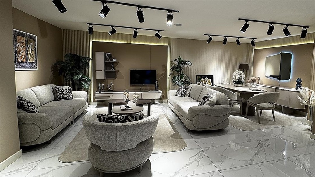 Yerli koltuk ve sandalyeler üç kıtada boy gösteriyor