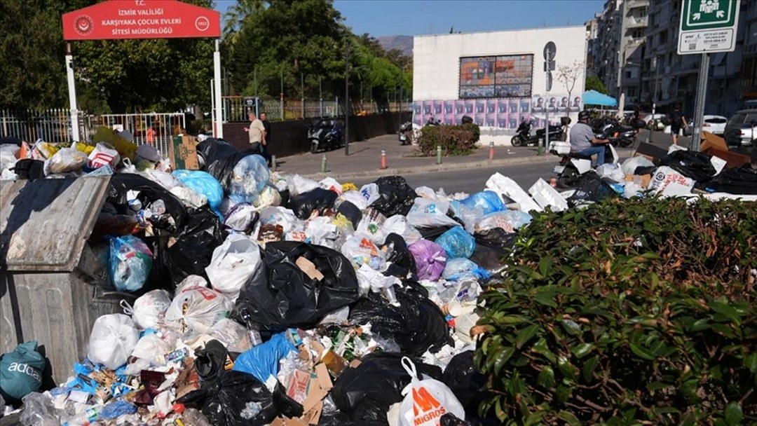 Karşıyaka’da işçiler 4’üncü gününde eylemlerini sürdürüyor