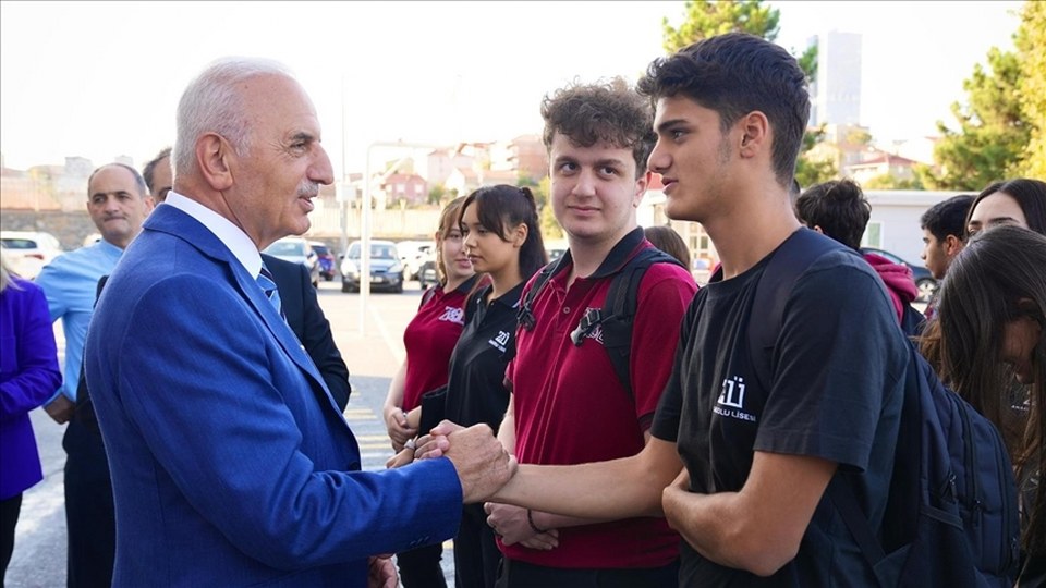 Ümraniye Belediyesinden üniversite öğrencilerine burs desteği