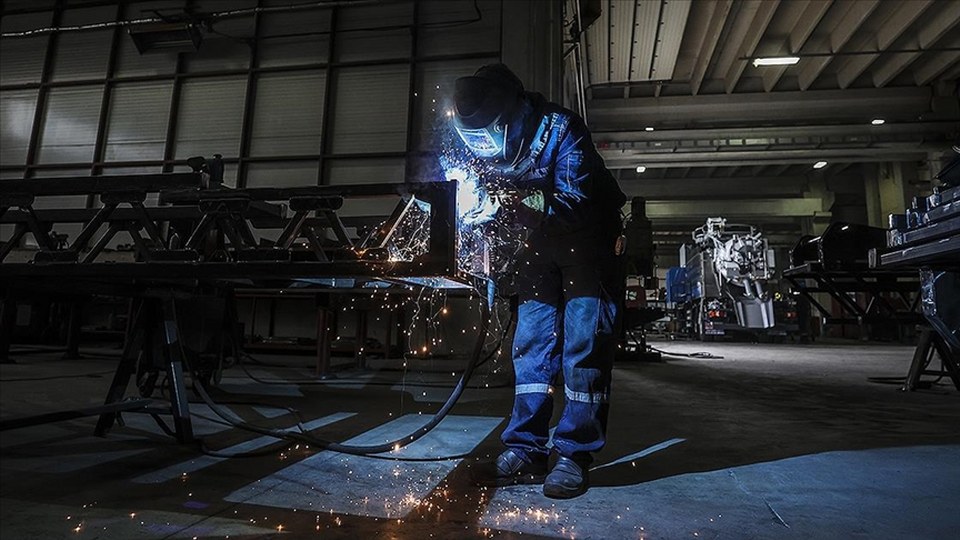 Türkiye ekonomisi yılın ikinci çeyreğinde yüzde 4,8 ile beklentilerin üzerinde büyüdü