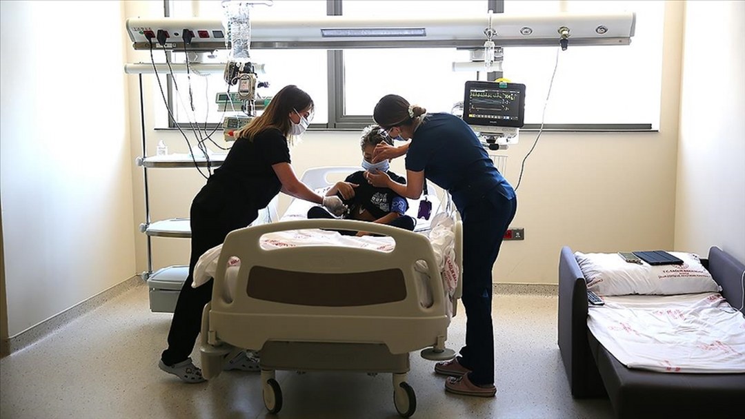 Adana Şehir Hastanesi nakil bekleyen 75 çocuğa “umut” oldu