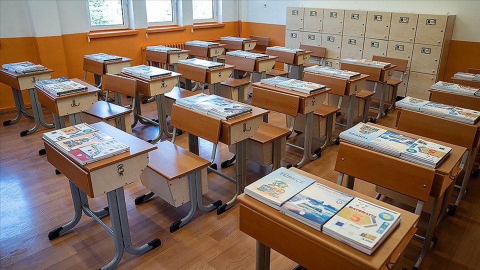 LGS sınav sorularının temel kaynağı ücretsiz dağıtılan ders kitapları oldu