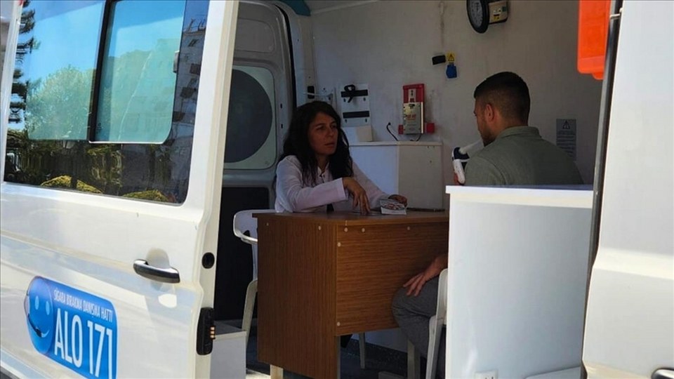 Tütünle Mücadele Timleri ve Mobil Sigara Bırakma Poliklinikleri 81 ilde hizmette