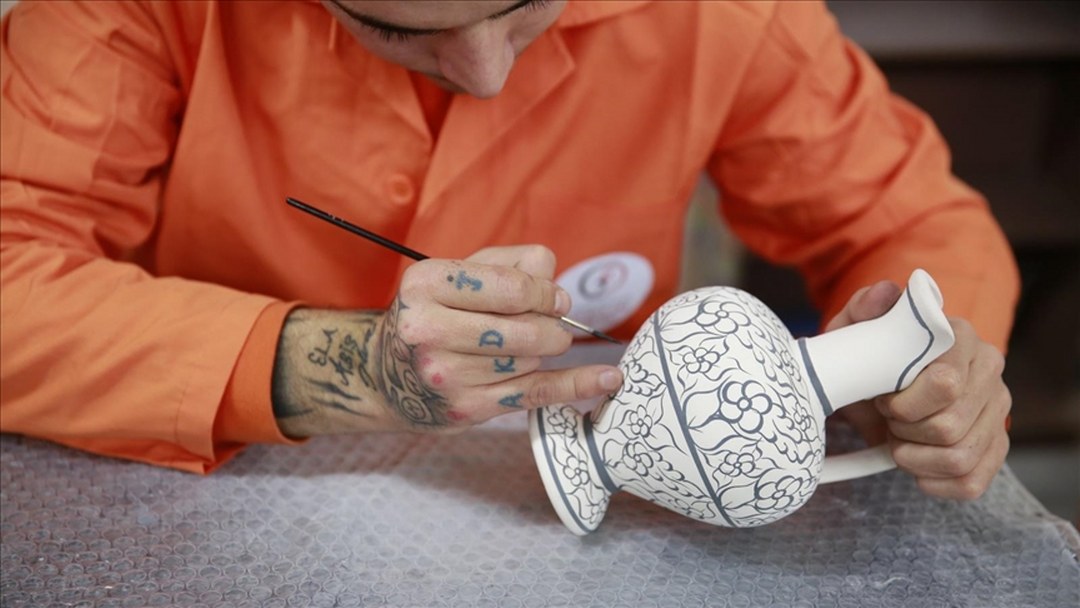 70 bin hükümlü ve tutuklu çeşitli işkollarında üretim yapıyor