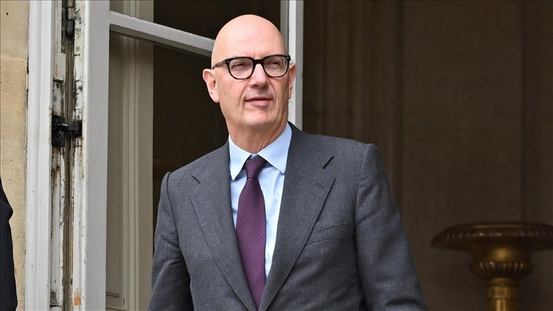 Paris hükümeti, S&P’nin Fransa’nın kredi notunu düşürmesini “sağduyu çağrısı” olarak görüyor