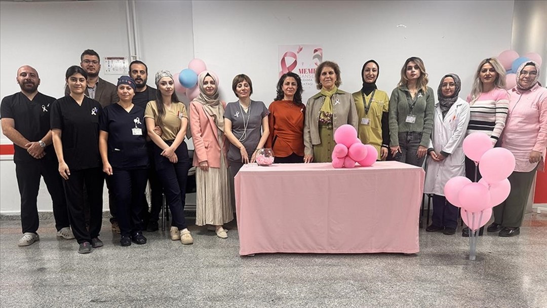 Uzmanlar 40 yaşından sonra her kadına mamografi takibi öneriyor