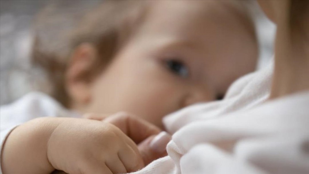 “Emzirmek hem anneyi hem bebeği obeziteden de koruyor”