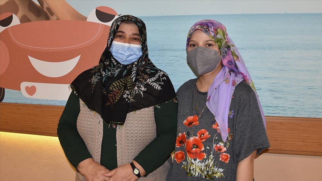 Genç kız ablasından alınan ilikle yaşama tutundu