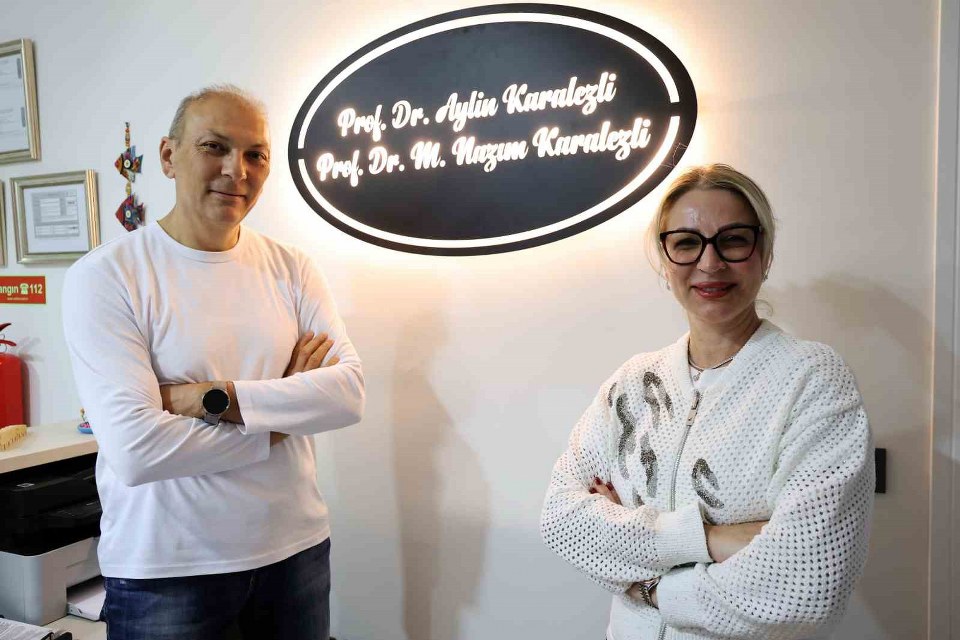 Prof. Dr. Aylin ve M. Nazım Karalezli, yeni muayenehanelerinde hasta kabulüne başladı