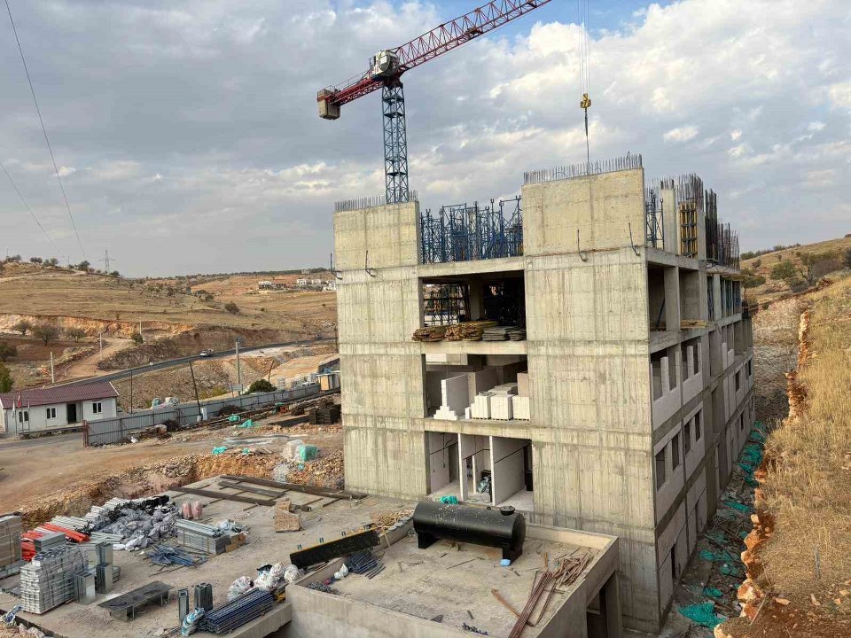 Eğil’de sağlıkta yeni bir seviye: 25 yataklı yeni devlet hastanesi yükseliyor