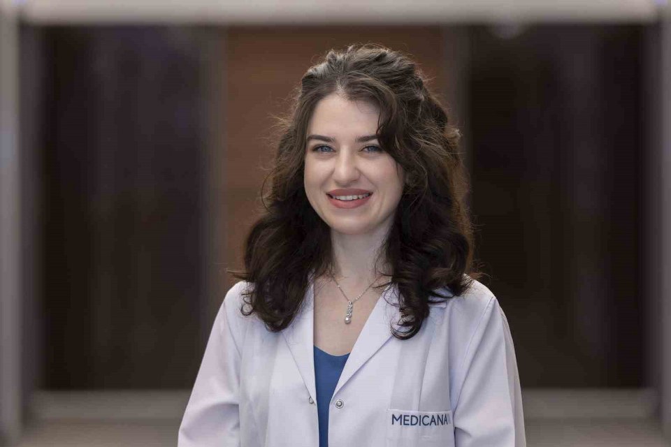 Uzmanından, “Aç değilim ama elim pakete gidiyor” diyenlere 3 saniye kuralı