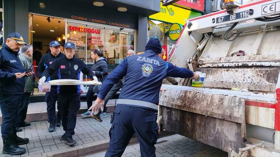 Zonguldak’ta sağlıksız koşullarda üretim yapılan pide imalathanesi mühürlendi