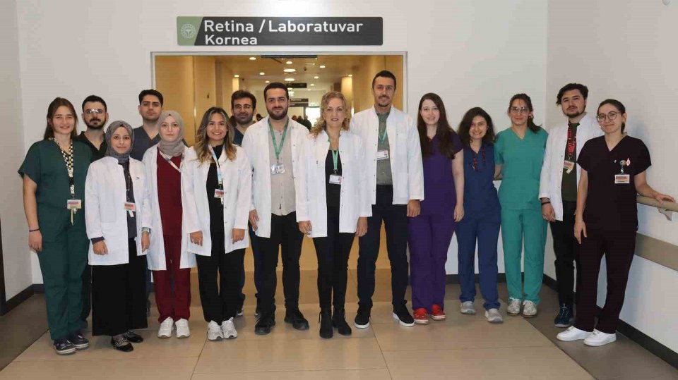 Bursa’daki 5 kişi, dünyaya yeni gözleriyle ’merhaba’ dedi