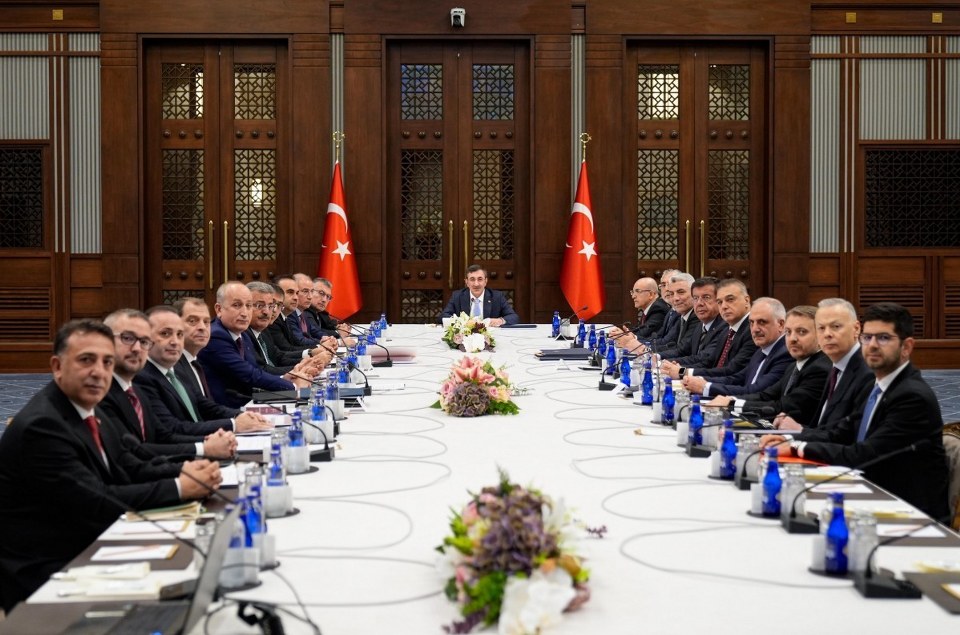 Bakan Işıkhan: “Sürdürülebilir büyümeyi hedefleyen ekonomi programımızı kararlılıkla uygulamaya devam edeceğiz”