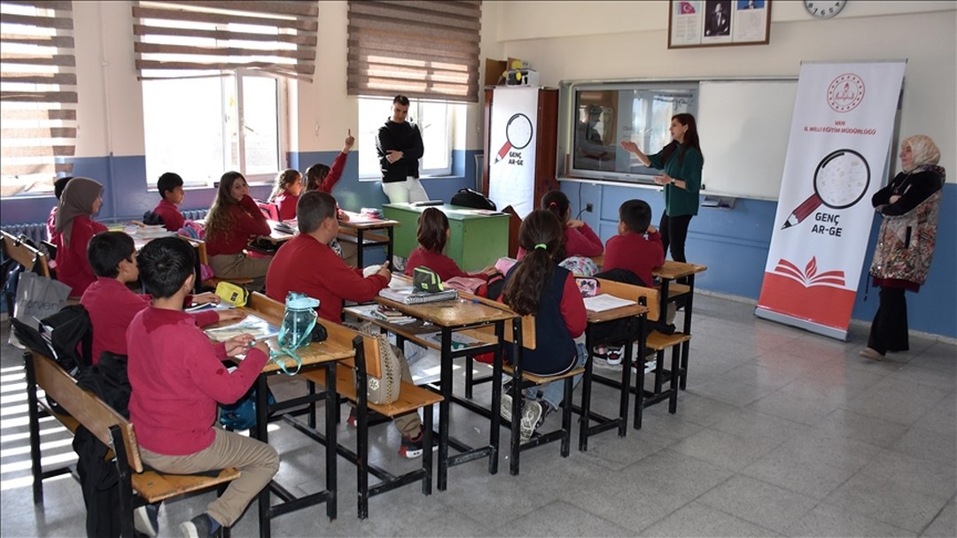 Van’da öğretmenler kırsaldaki öğrencileri yapay zekayla buluşturuyor