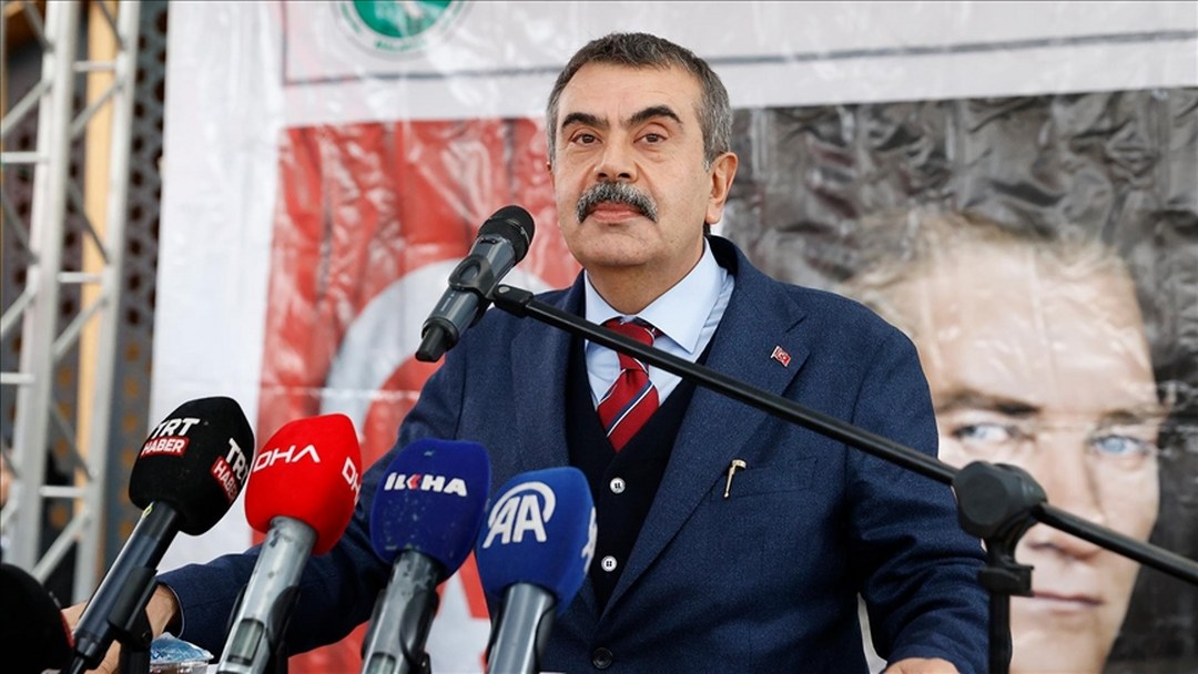 Bakan Tekin: Türkiye’deki tüm inançlarla ilgili çocuklarımızın özgürce doğru bilgiye erişeceği bir müfredat geliştirdik