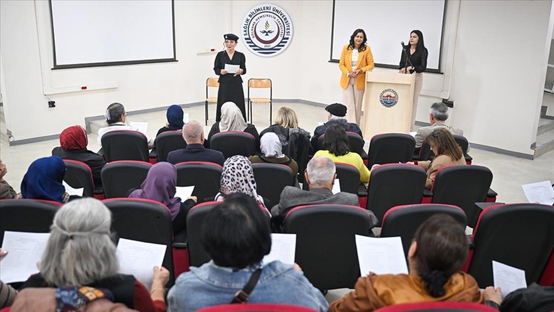 60 yaş üstü kişiler çevrim içi eğitimle “üniversiteli” olabilecek