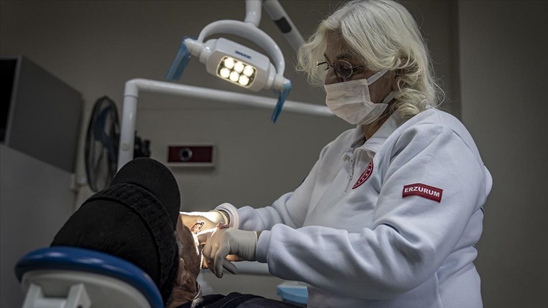 Erzurum Ağız ve Diş Sağlığı Merkezi, 90 hekimle gece gündüz hastalara derman oluyor