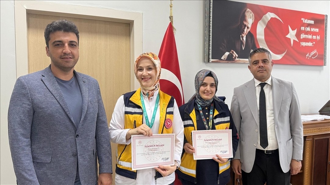 Mardin’de sancısı başlayan kadına sağlık personelinin telefonla yönlendirdiği eşi doğum yaptırdı