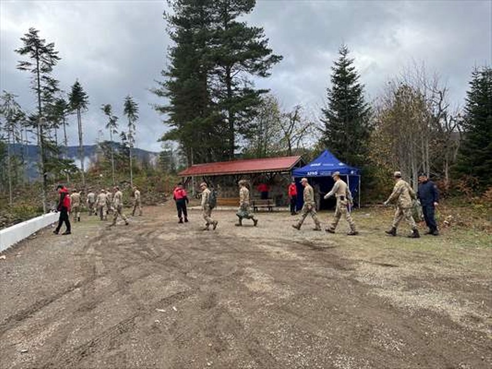 Kastamonu’da oğluyla birlikte cesedi bulunan kadının kayıp cep telefonu aranıyor