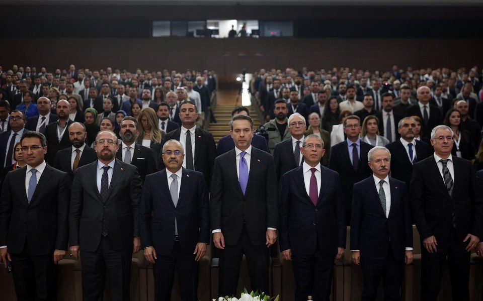 Bakan Bayraktar: “Enerjide bağımsız bir Türkiye hedefinde en önemli görev enerji uzmanlarına düşüyor”