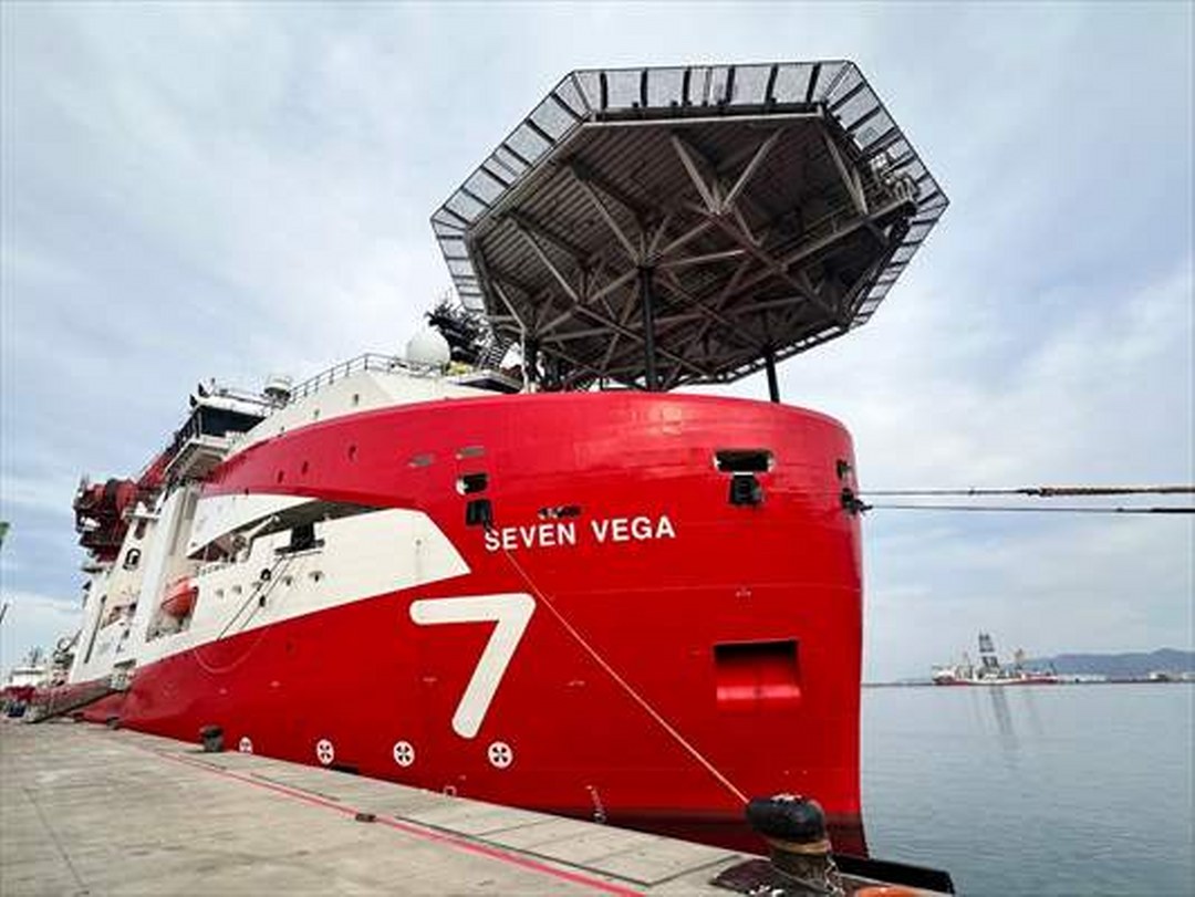 AK Parti heyeti Seven Vega gemisinde incelemelerde bulundu