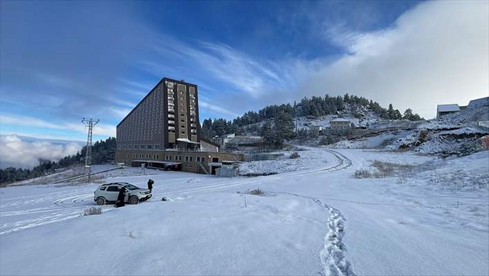 Bolu’nun yüksek kesimlerinde kar kalınlığı 10 santimetreye ulaştı