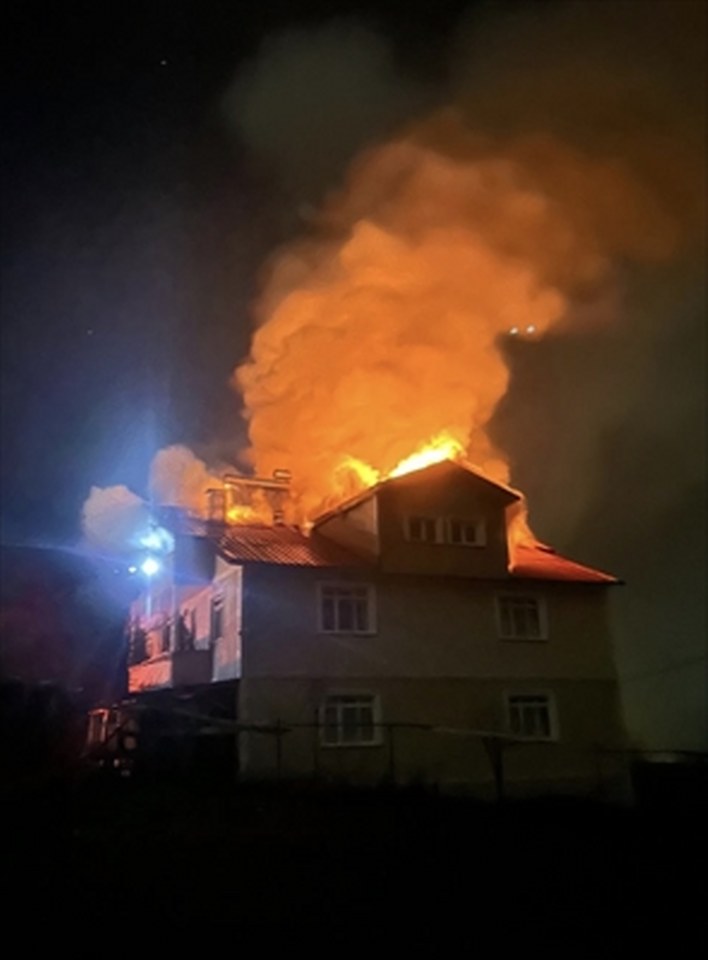 Kastamonu’da çıkan yangınlarda 2 ev zarar gördü