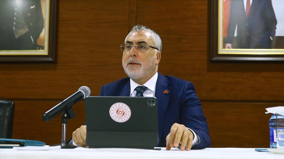 Çalışma ve Sosyal Güvenlik Bakanı Işıkhan, Bakü’de Türk iş insanlarıyla buluştu