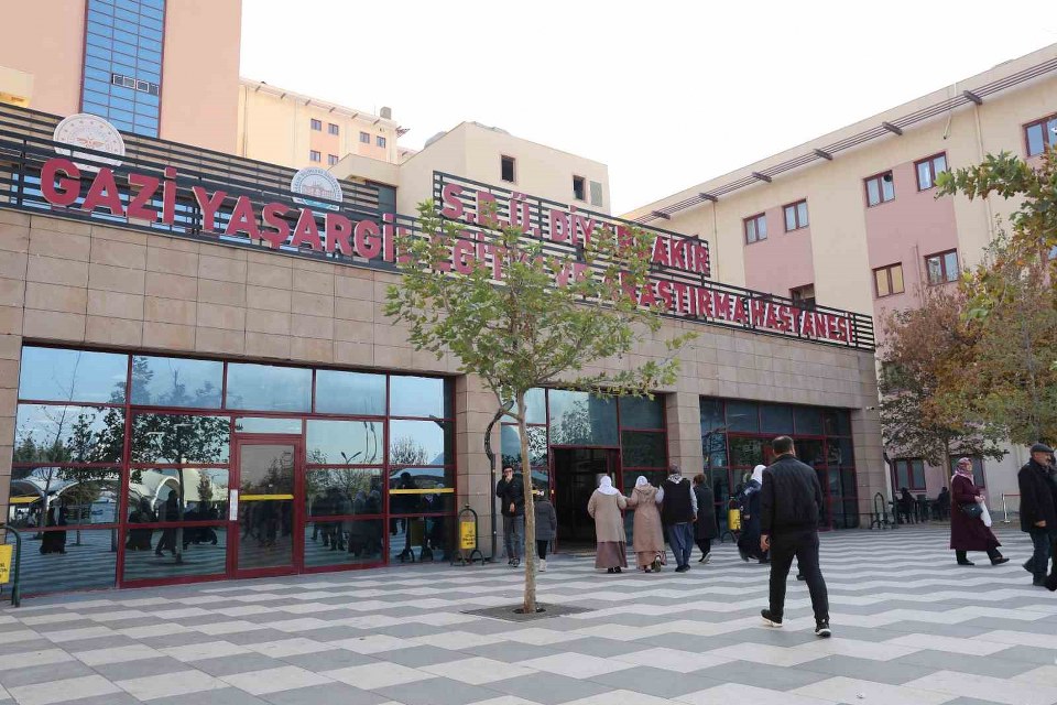 Halk sağlığı uzmanı Dr. Andan: “HIV enfeksiyonu gündelik temaslarla bulaşmamaktadır”