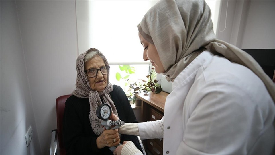 Balıkesir’de kurulan Düşme Kliniği ile yaşlılar hayata daha sıkı tutunuyor