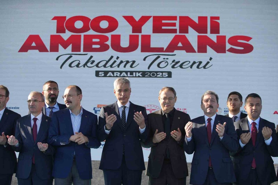 Cumhuriyet tarihinde ilk: SBB’nin aldığı 100 ambulans sağlık filosuna katıldı