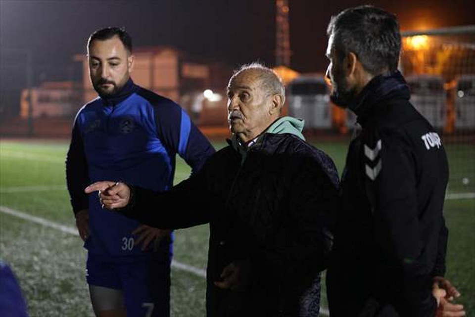 89 yaşındaki emekli madenci, 45 yıldır sporcu yetiştiriyor