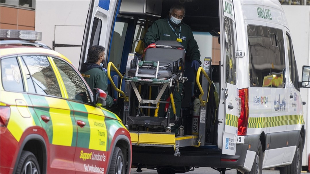 Yabancı sağlık çalışanları, göçmen karşıtlığı ve ırkçılık nedeniyle İngiltere’den ayrılıyor